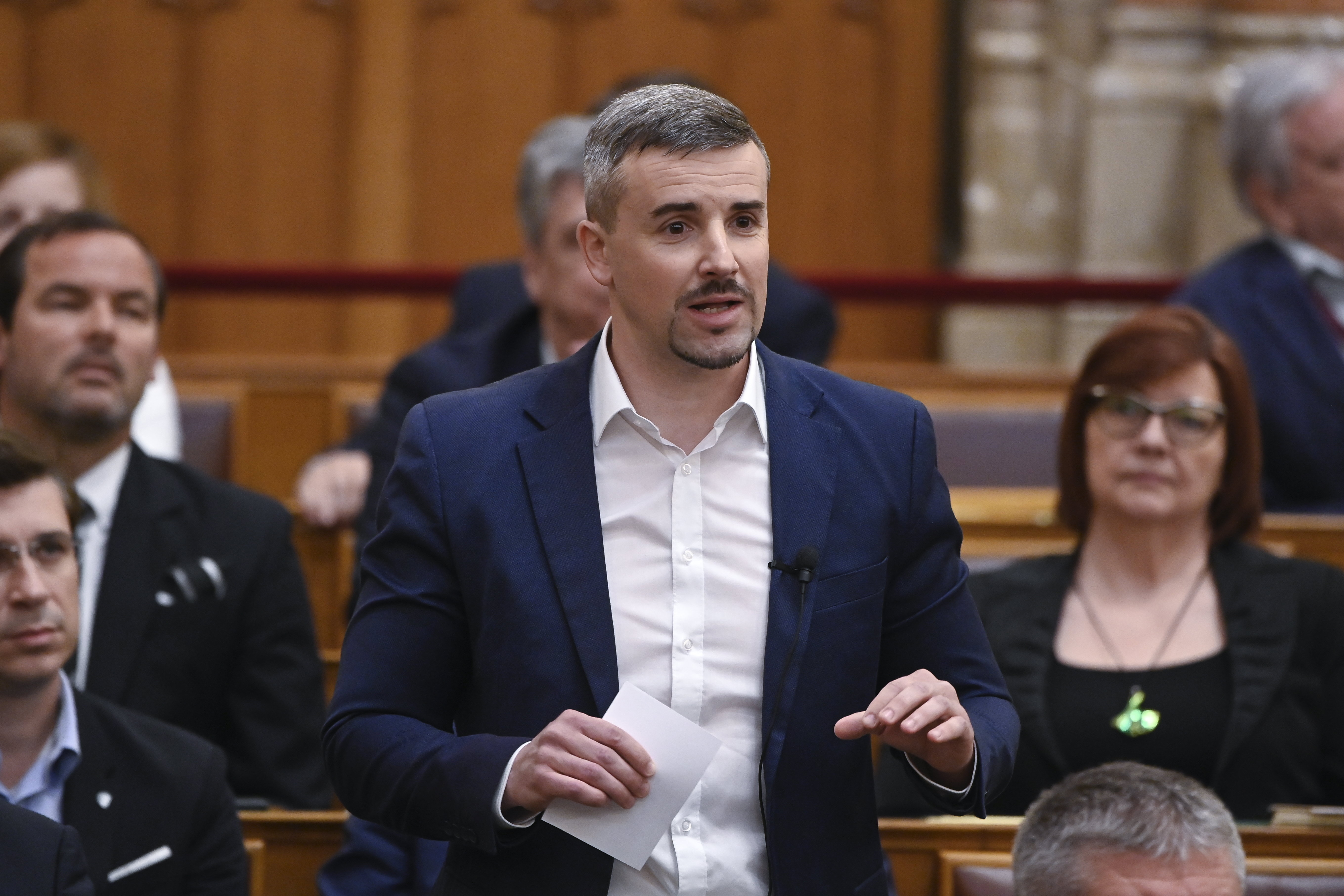 Jakab Péter durván beszólt a Parlamentben Orbán Viktornak - Blikk