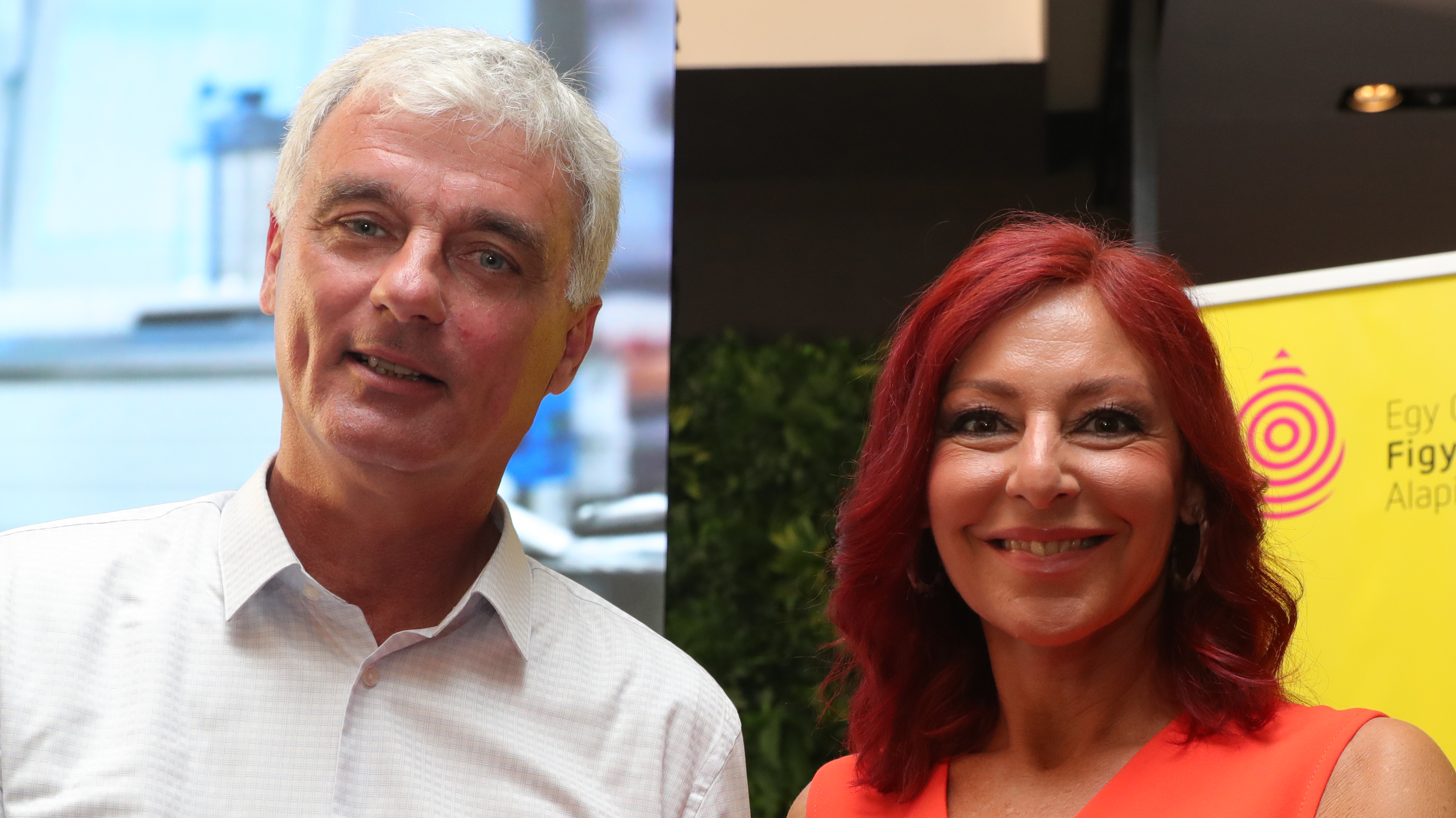 Hogy mi? Erős Antónia és Szellő István szétbulizták magukat Azahriah péntek esti koncertjén -videón a partizás