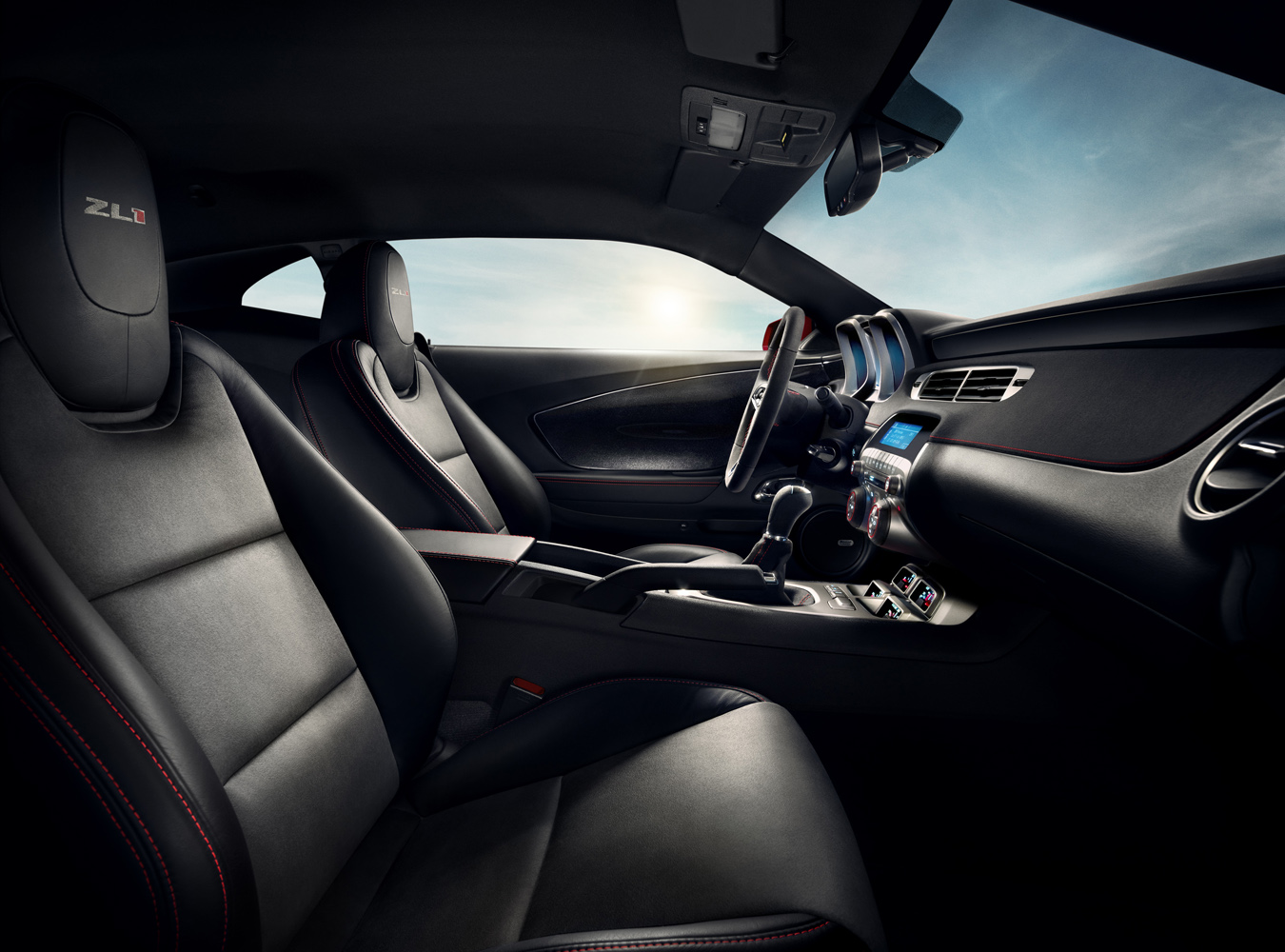 Oto chevrolet camaro ZL1 - amerykańska maszyna do produkcji adrenaliny i palenia opon; zadebiutowała podczas salonu samochodowego w Chicago. Dzięki doładowanemu silnikowi V8, o mocy 550 KM, model camaro ZL1 będzie najszybszym modelem w rodzinie camaro, jaki kiedykolwiek znalazł się w ofercie marki Chevrolet.