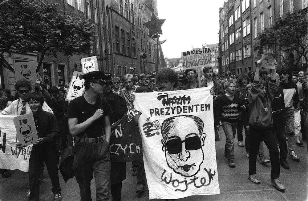 Wybory czerwiec 1989_happening młodzieży w Gdańsku