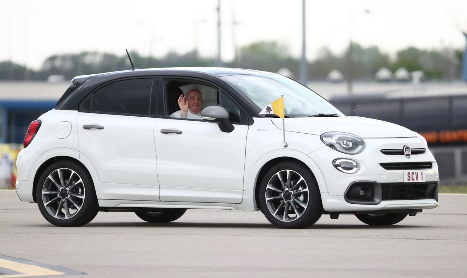 Pápalátogatás: értékelt az operatív törzs