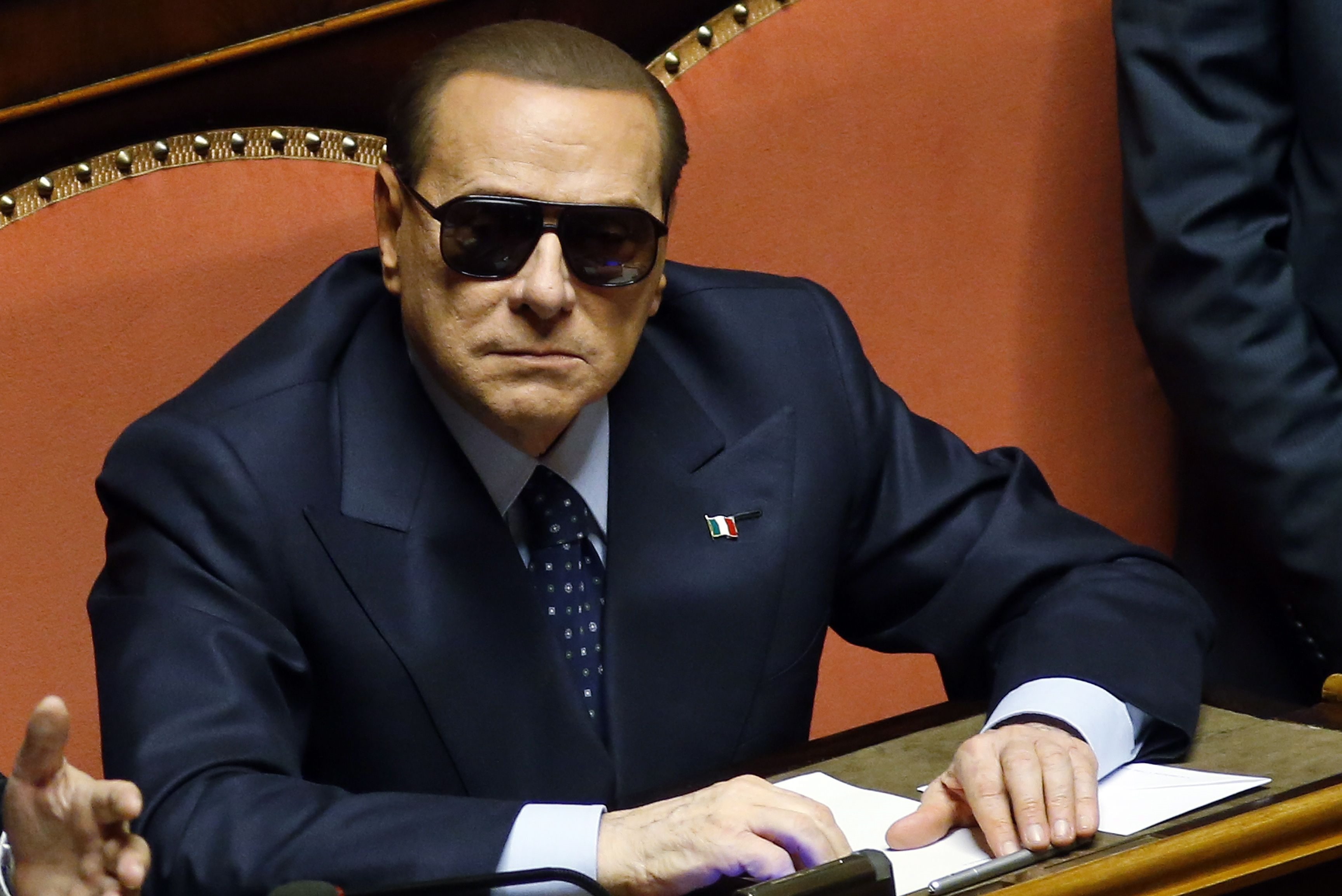 Fotomontaggio berlusconi vestito da papa 16 Fotomontaggio berlusconi vestito da papa 52