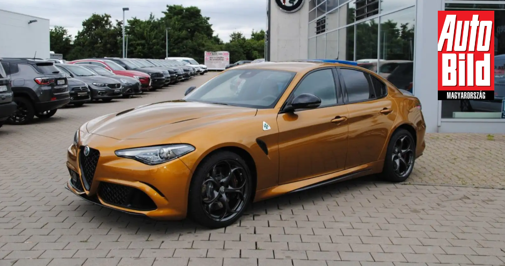 Óriási a különbség az Alfa Romeo Giulia alig használt és vadiúj ára között