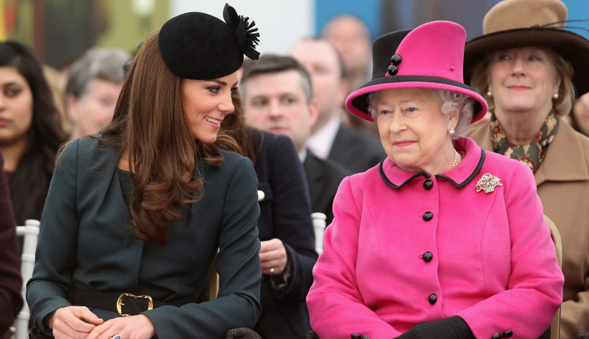 Erzsébet királynő ékszerei csodálatosan állnak Katalin hercegnének is
