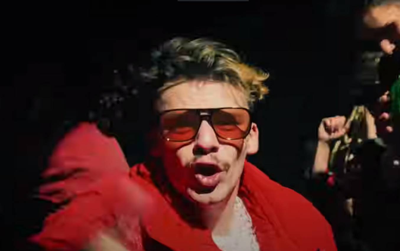 De ki az a Lil Frakk? És mi ez a videó?