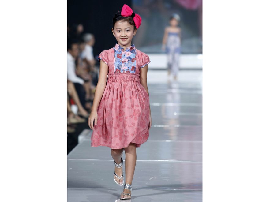 Moda dziecięca w kolekcji Sebastiana Gunawana na Jakarta Fashion Week 2010