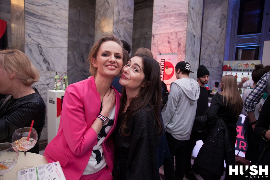 Kasia Stankiewicz i Misia Furtak na pokazie Projektant Roku #BEGINDESIRE fot. Szymon Brzóska /materiały prasowe