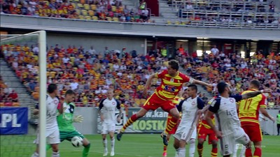 Jagiellonia - Wisła K. (0:0): Gospodarze o włos od trafienia! Romanczukowi zabrakło centymetrów, by umieścić piłkę w bramce