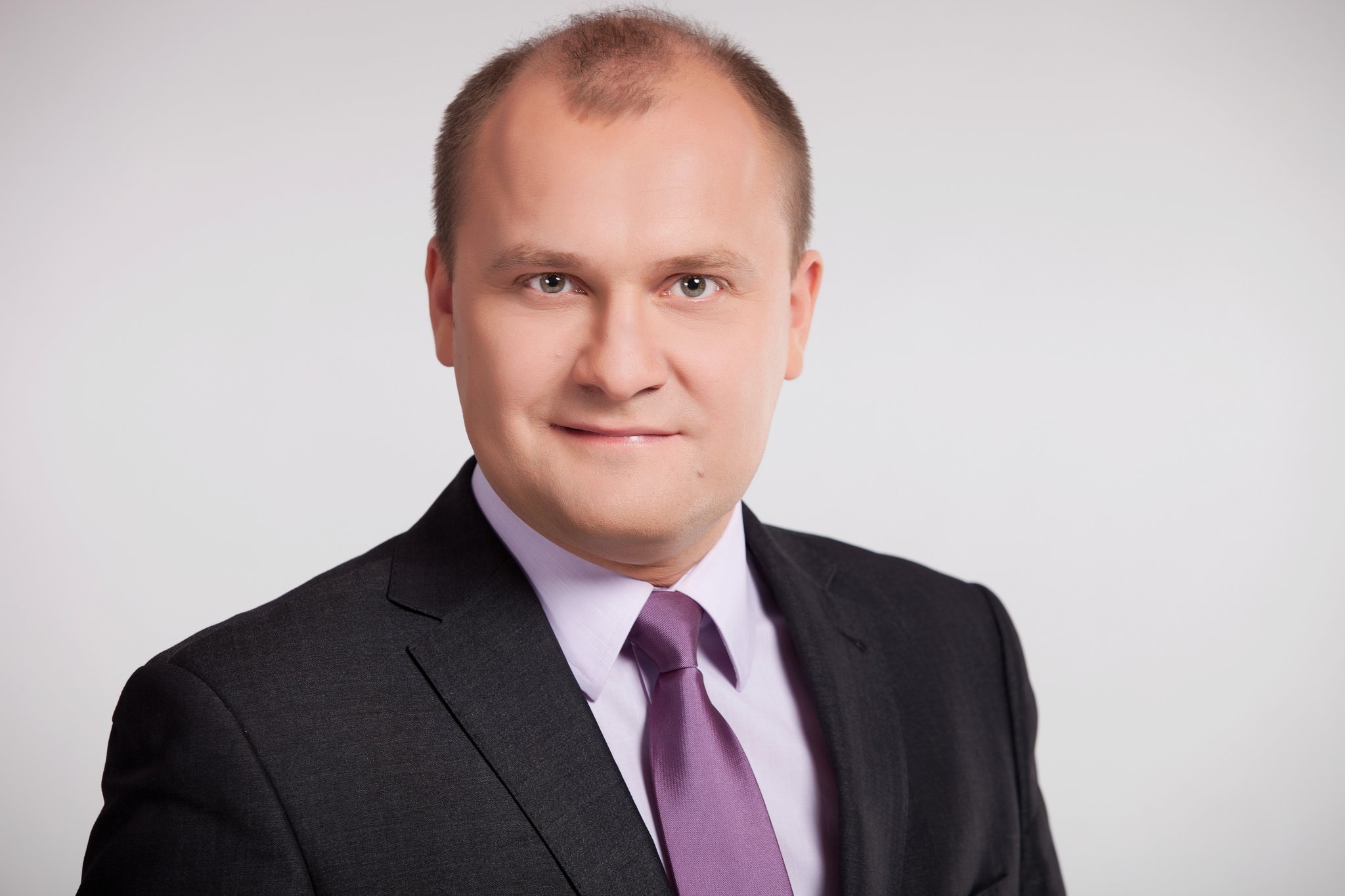W oświadczeniu majątkowym wykazał 226 tys. zł. Z ratusza - 159 tys. zł. Pozostałe wpływy pochodziły z zasiadania w Zarządzie Morskich Portów Szczecin i Świnoujście.