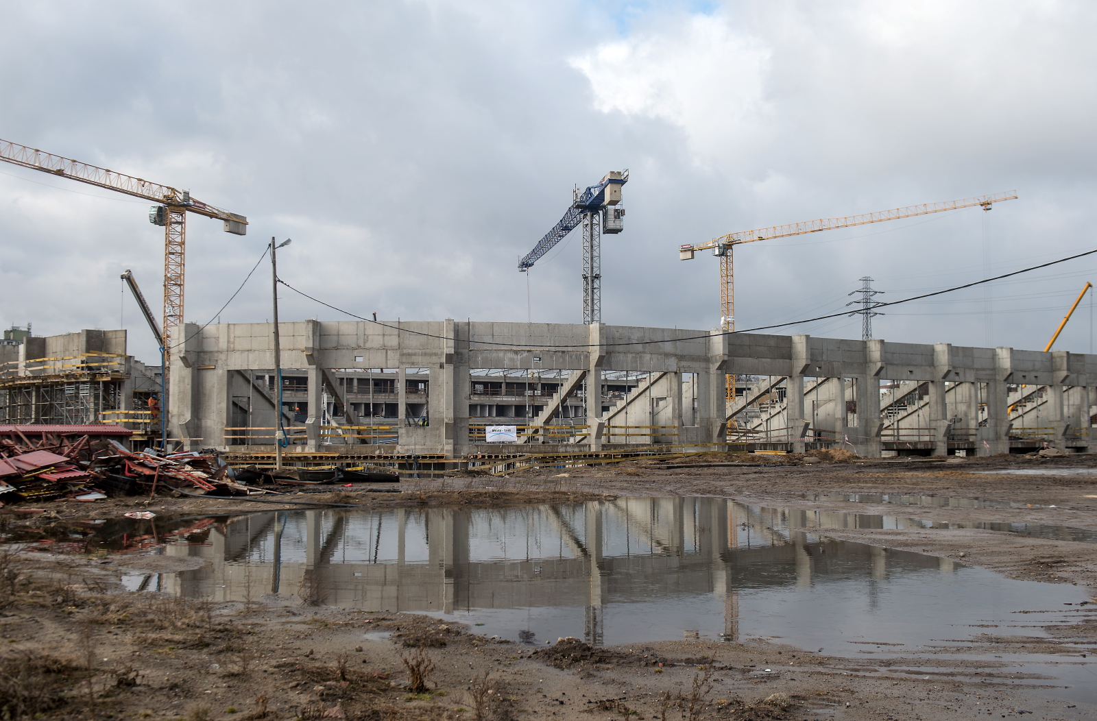 Tu na razie jest ściernisko... Zobacz, jak powstaje nowy stadion Widzewa Łódź