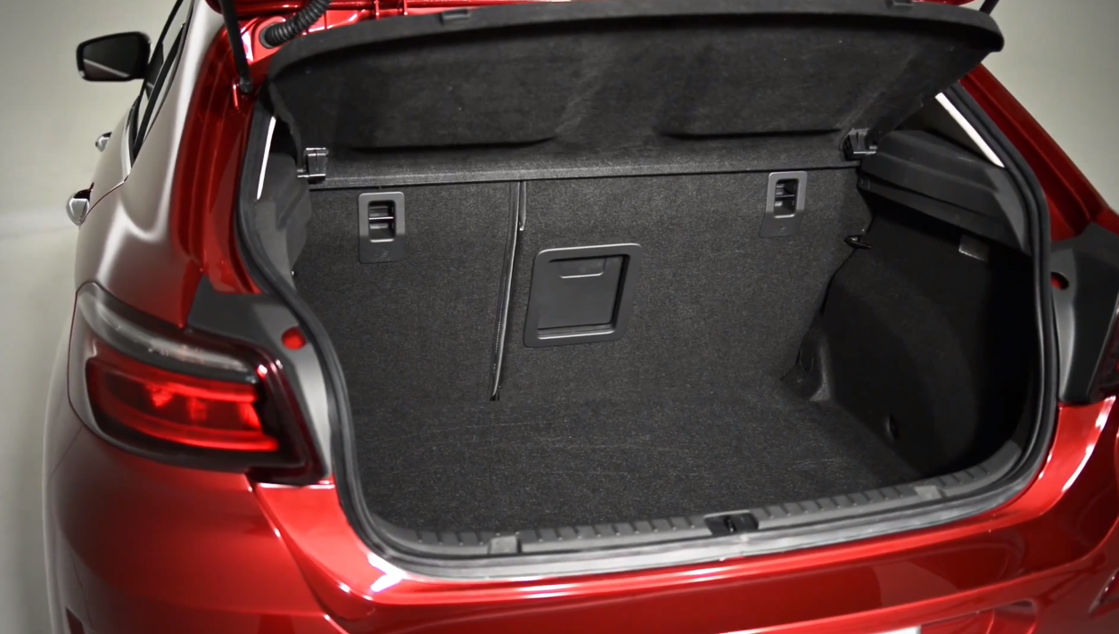 Qoros 3 hatch