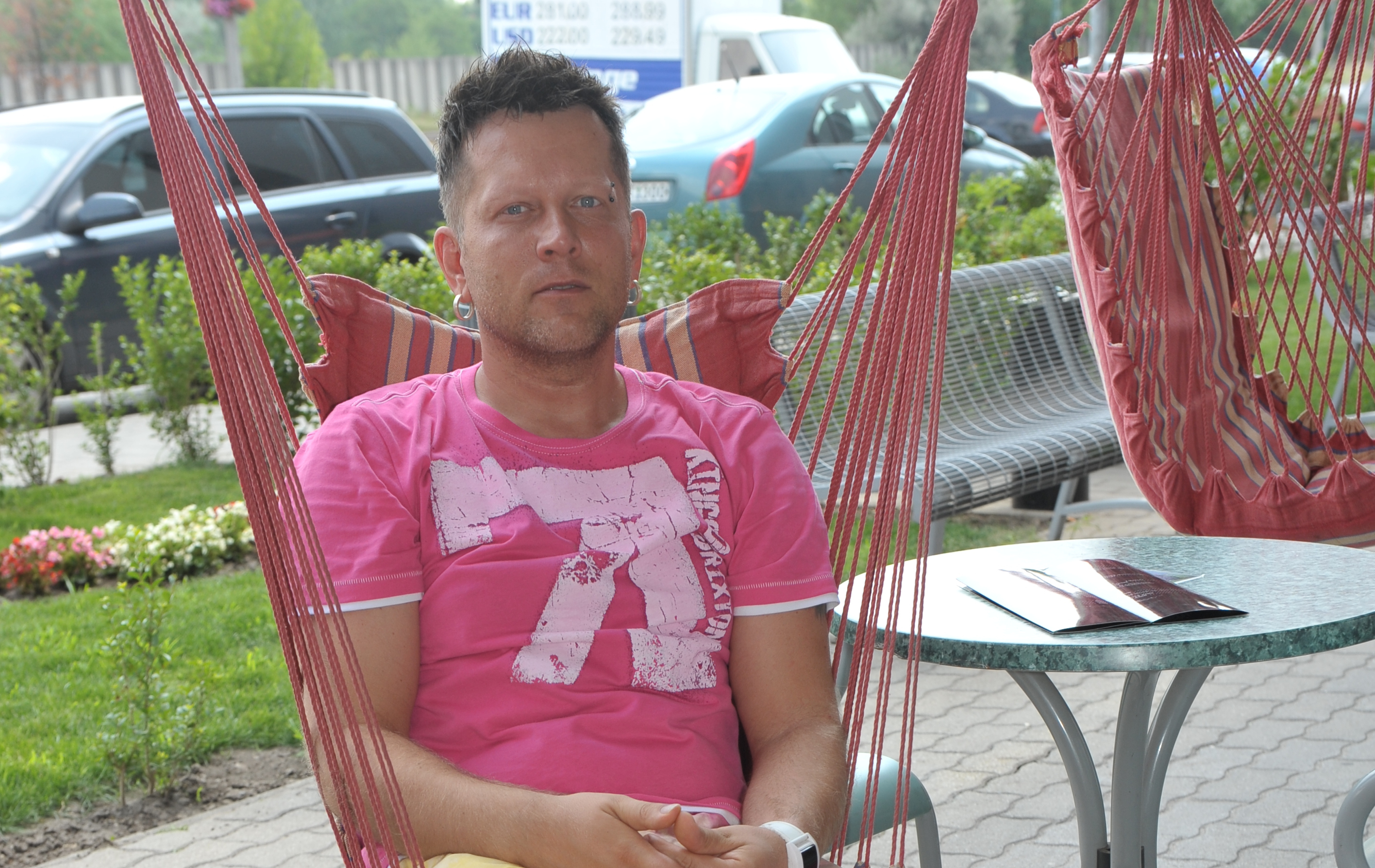 Csodás gyógyulás: egy hónappal szívinfarktusa után visszatér a színpadra Tekknő Miki