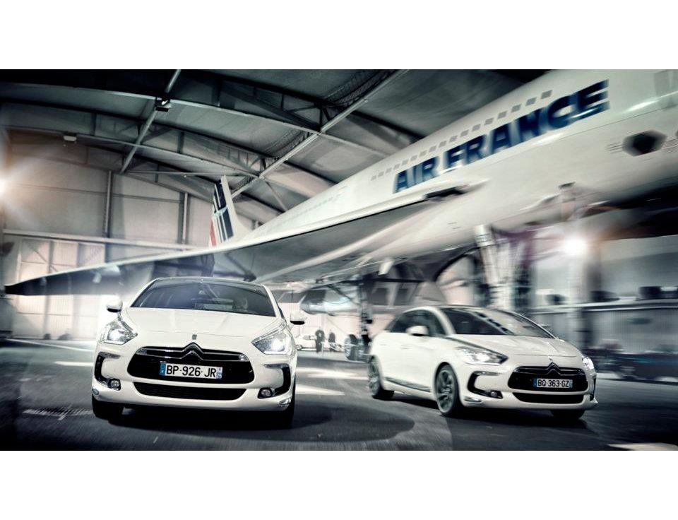 DS5 pojawi się na polskim rynku wiosną 2012. W wyjściowej wersji Chic z silnikiem 1.6 e-HDi 110 MCP ma kosztować 99 900 złotych