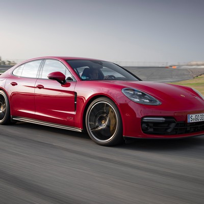 Porsche Panamera GTS - rodzinna rakieta