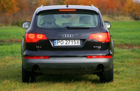 03.11.2006 WarszawaZdjecia do testu samochodu AUDI Q7 Quattro.Fot. Wojciech Grzedzinski