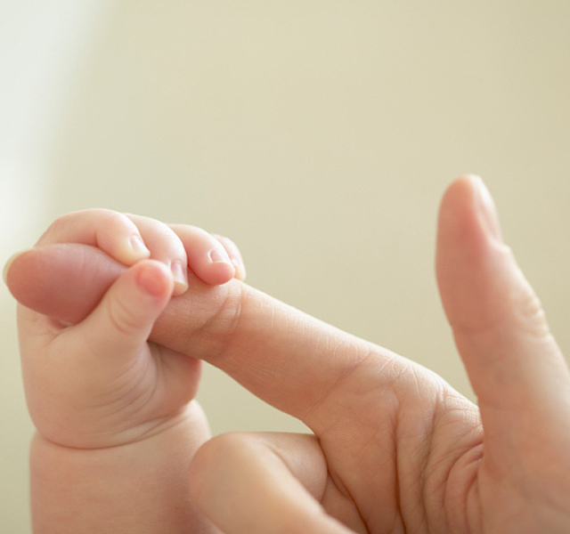 Végzetes izomsorvadásban szenved a hároméves Ádin, több mint 1 milliárd forintba kerülő génterápia segíthet rajta: Köllő Babett, Csuti és Rubint Réka is összefogott érte - videó