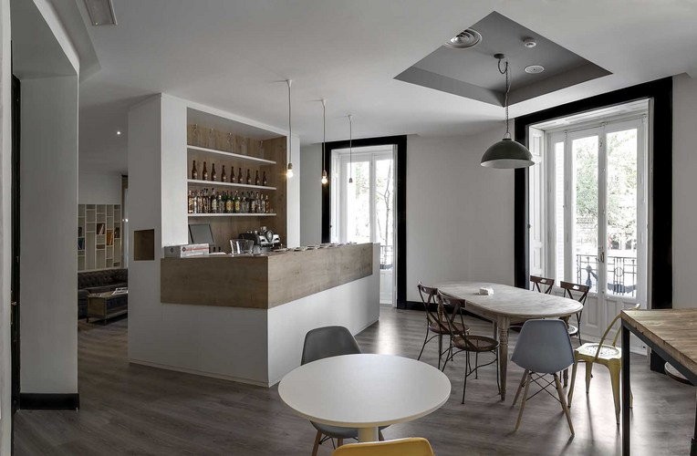 www.uhostels.com