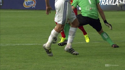 Górnik Z. - Korona (1:0): Niebywałe! Gardawski był na czystej pozycji, Loska opuścił bramkę, a jednak Niemiec nie zdołał zdobyć gola!