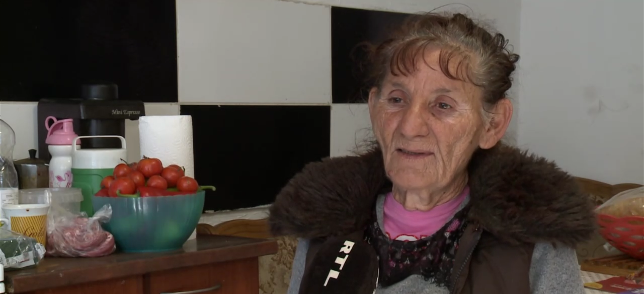 Havi 110 ezer forintból neveli négy unokáját a nagymama - Blikk