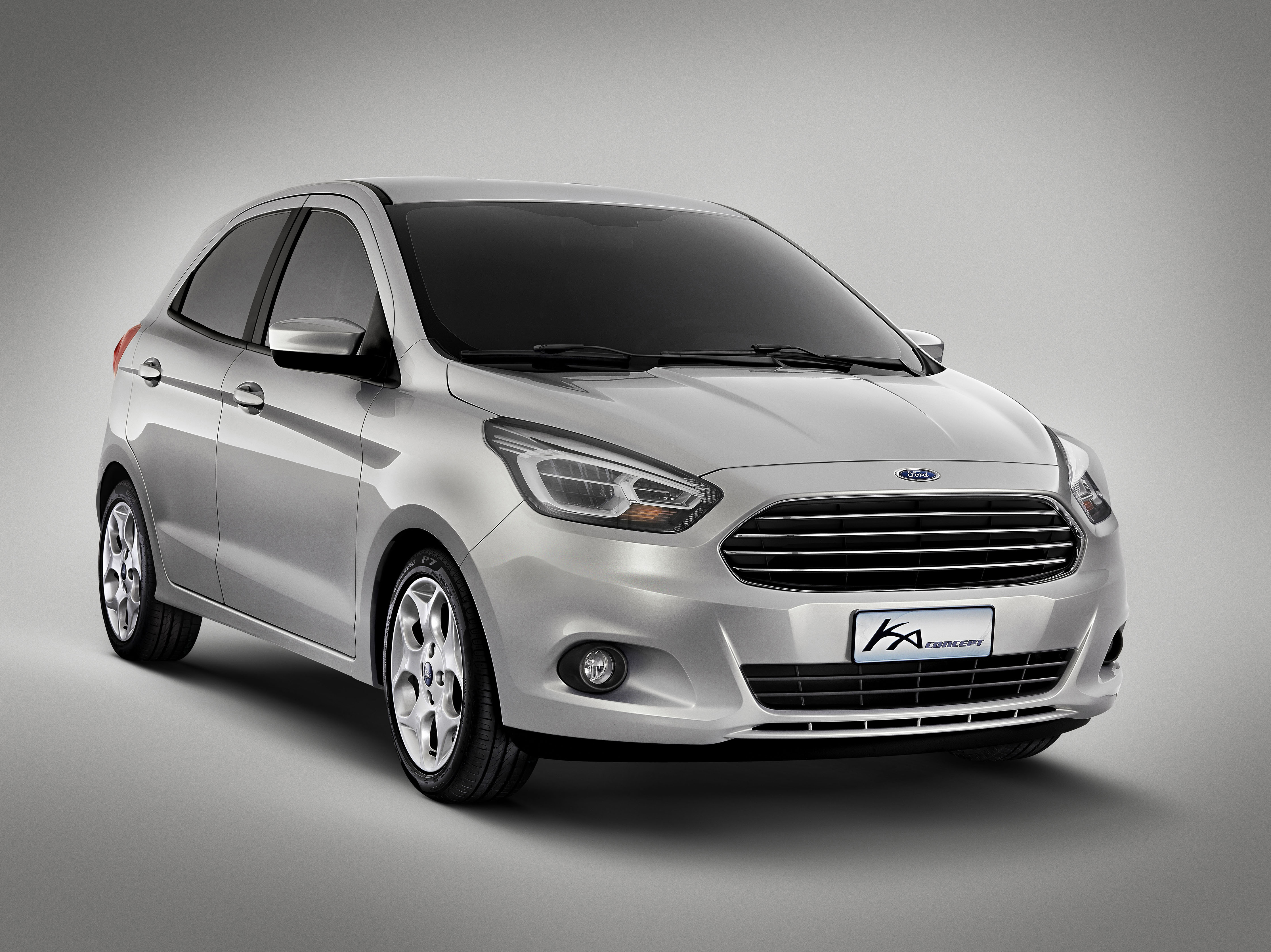 Konstruktorzy opisują nowe wcielanie modelu ka jako auto w przystępnej cenie. Co ważne ford ka pierwszy raz w historii będzie autem pięciodrzwiowym - w ten sposób Ford będzie mógł raźniej walczyć z skodą citigo czy fiatem pandą. Nowa generacja forda ka zaoferuje miejsce dla pięciorga pasażerów. Na pokładzie producent zaoferuje MyFord Dock, czyli rozwiązanie, które pozwala przechowywać, przymocowywać i ładować urządzenia mobilne, takie jak telefony czy nawigacje satelitarne.