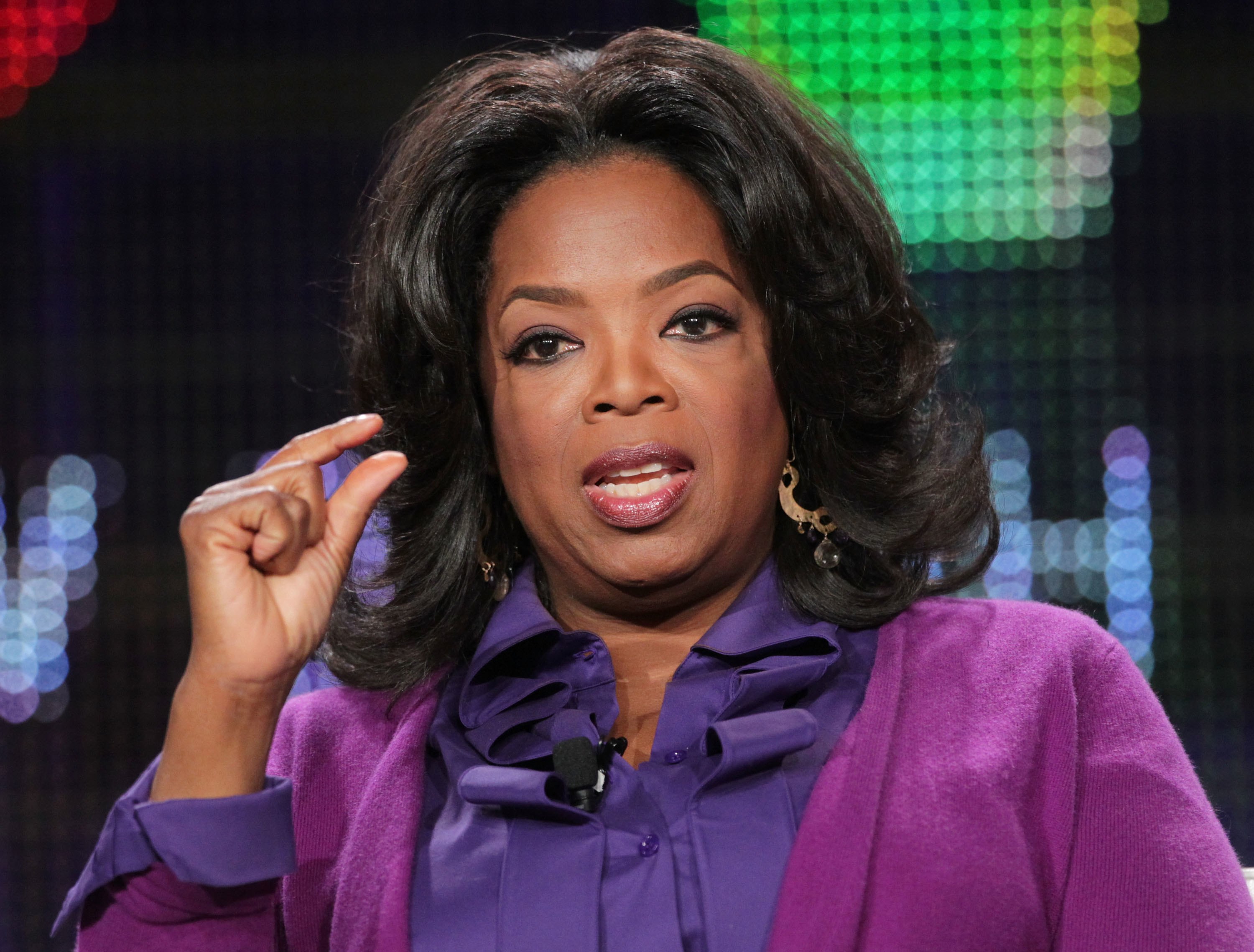 Oprah Whitney denies she advised Meghan Markle and Prince Harry to step back from royal family 8c0292a1f5065c6f81c2520c952210b6 - Oprah Whitney denies she advised Meghan Markle and Prince Harry to step back from royal family