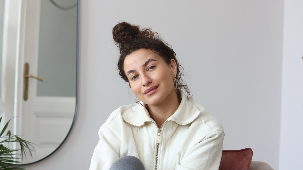 Férgekkel a testén gyógyul L.L. Junior új kedvese