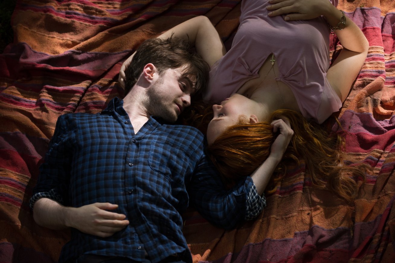 Daniel Radcliffe i Juno Temple w filmie