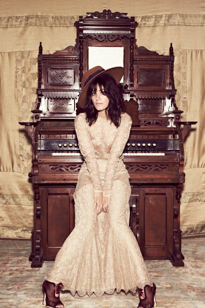 Katie Melua na zdjęciach z sesji do