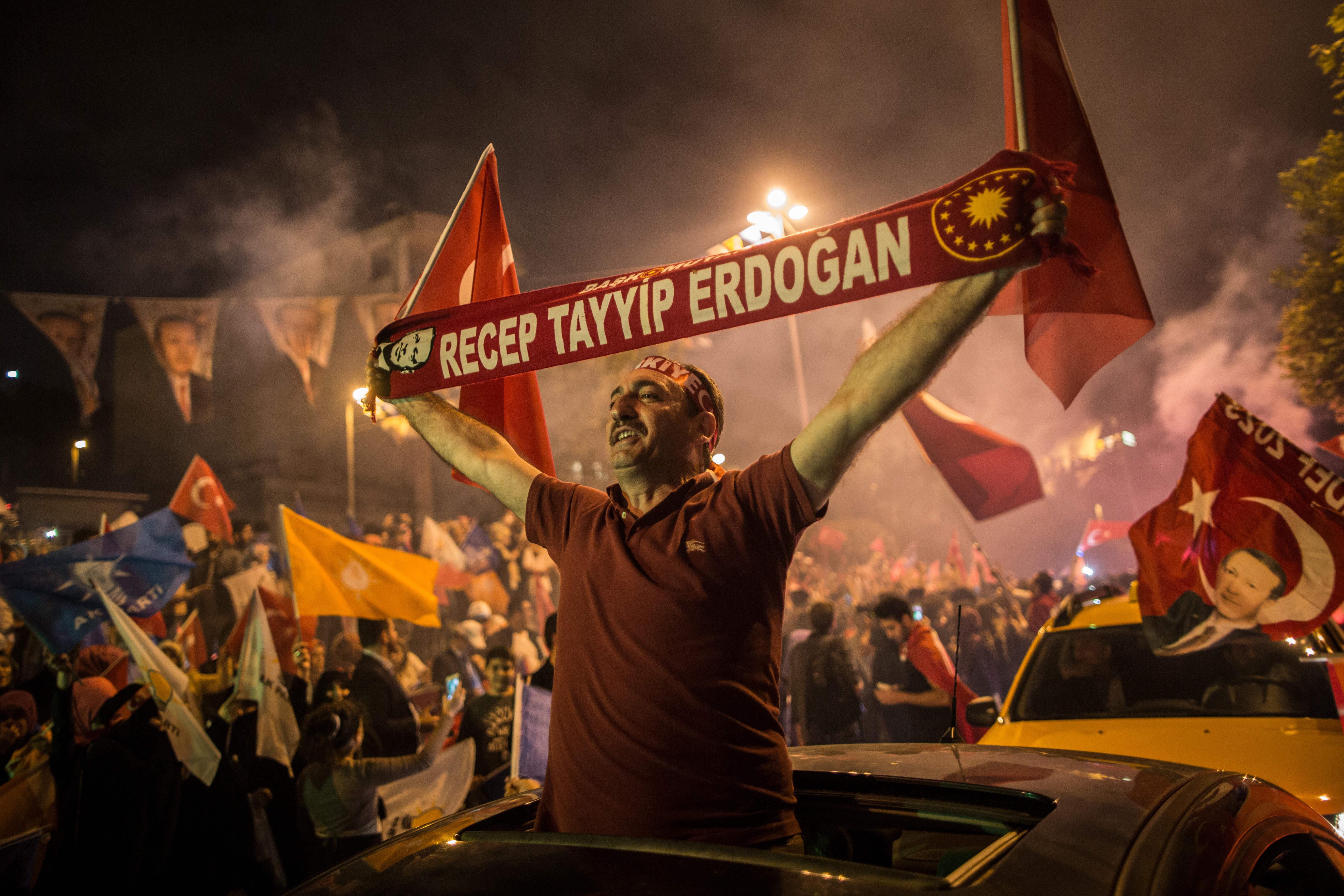 Erdogan supporters celebrate in Istanbul