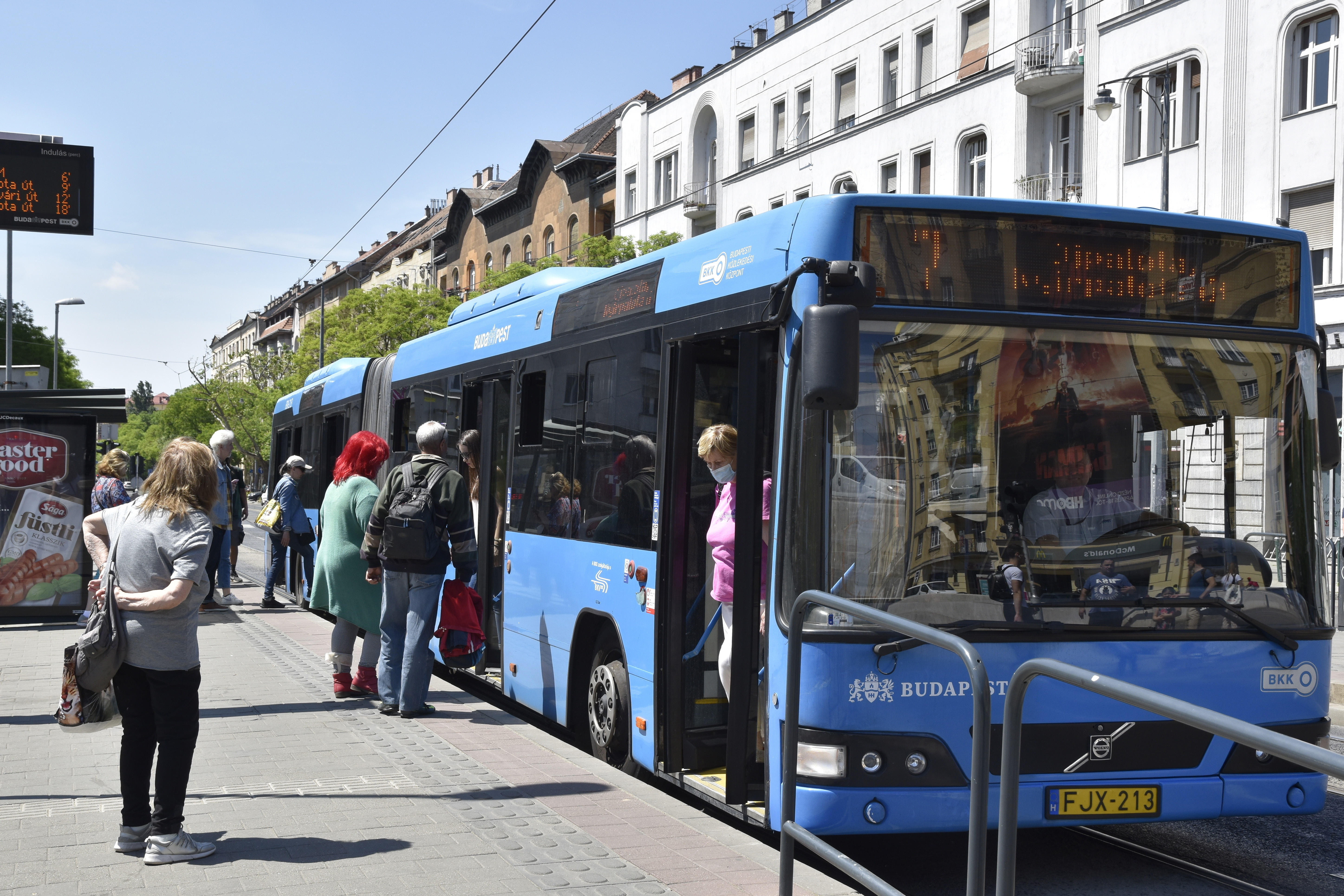 Itt a BKK fontos bejelentése: a fővárosi buszokról van szó