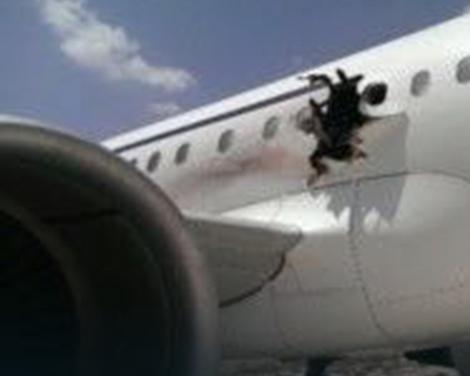 Avion nakon sletanja na aerodrom u Mogadišu