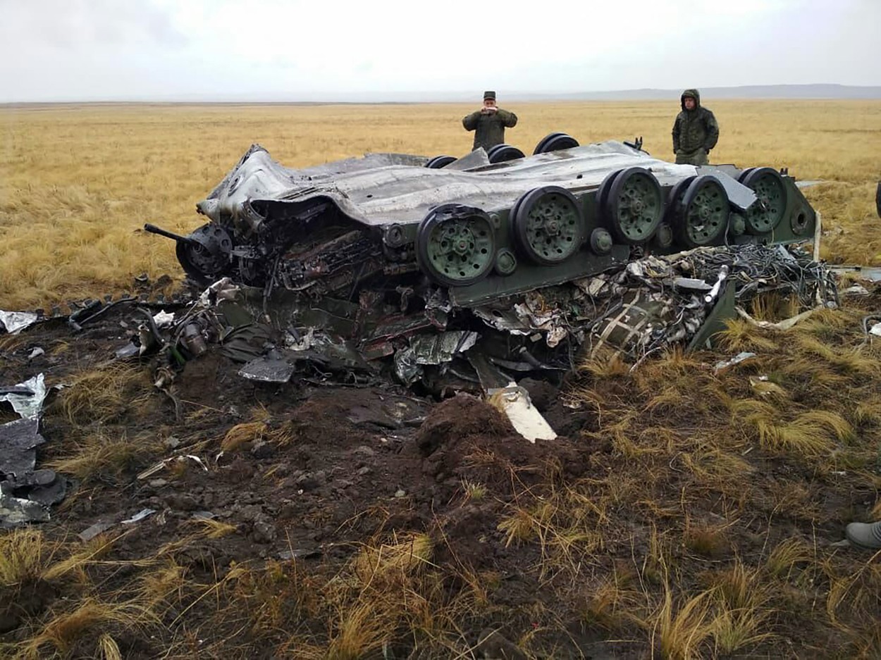 Csúnya malőr: Putyin előtt csapódott a földbe az orosz harckocsi - Blikk