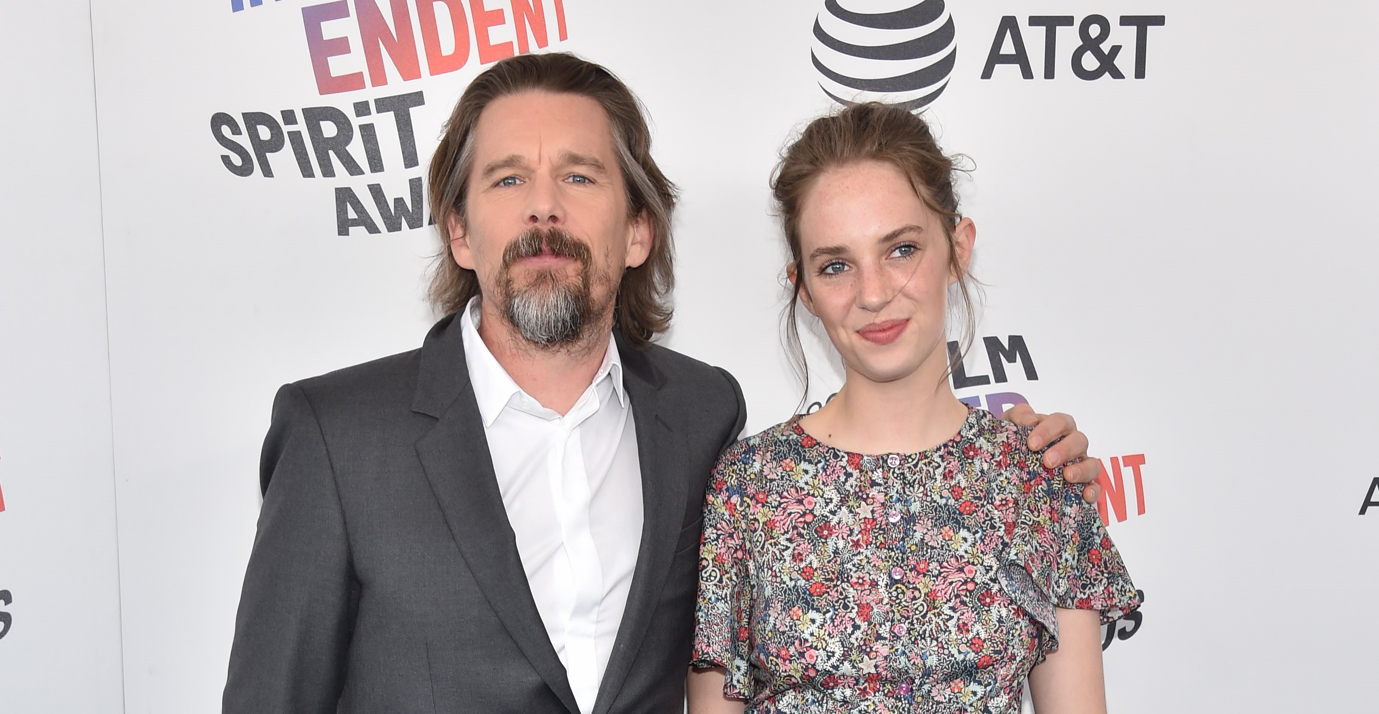 Ethan Hawke szerint semmi kivetnivaló nincs abban, hogy a saját lánya szexjelenetét rendezte