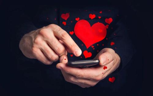 Valentin-napkor támad a Tinder-svindler: az áldozatok szíve helyett a pénzét lopják el