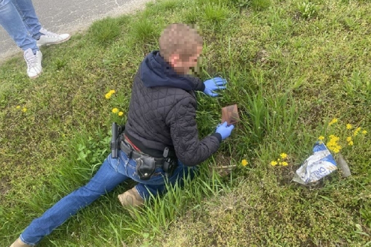 Egy idős férfit rabolt ki két tinédzser nagykátán: a földre lökve követeltek tőle pénzt
