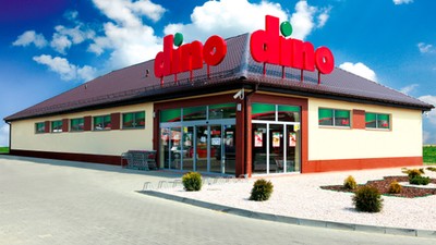 Stacje paliw przy sklepach Dino – sposób na zakaz handlu?
