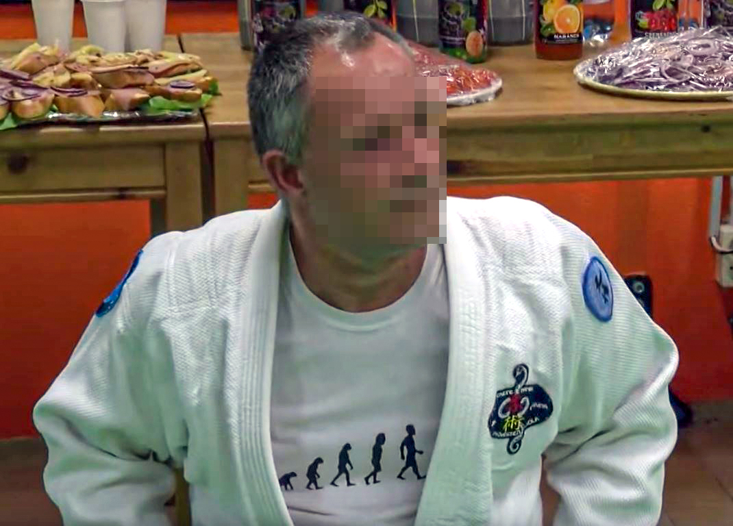 Csoportos szexet szervezett tanítványainak a perverz karateedző – Egyik áldozatának az anyját is elcsábította F. Márton