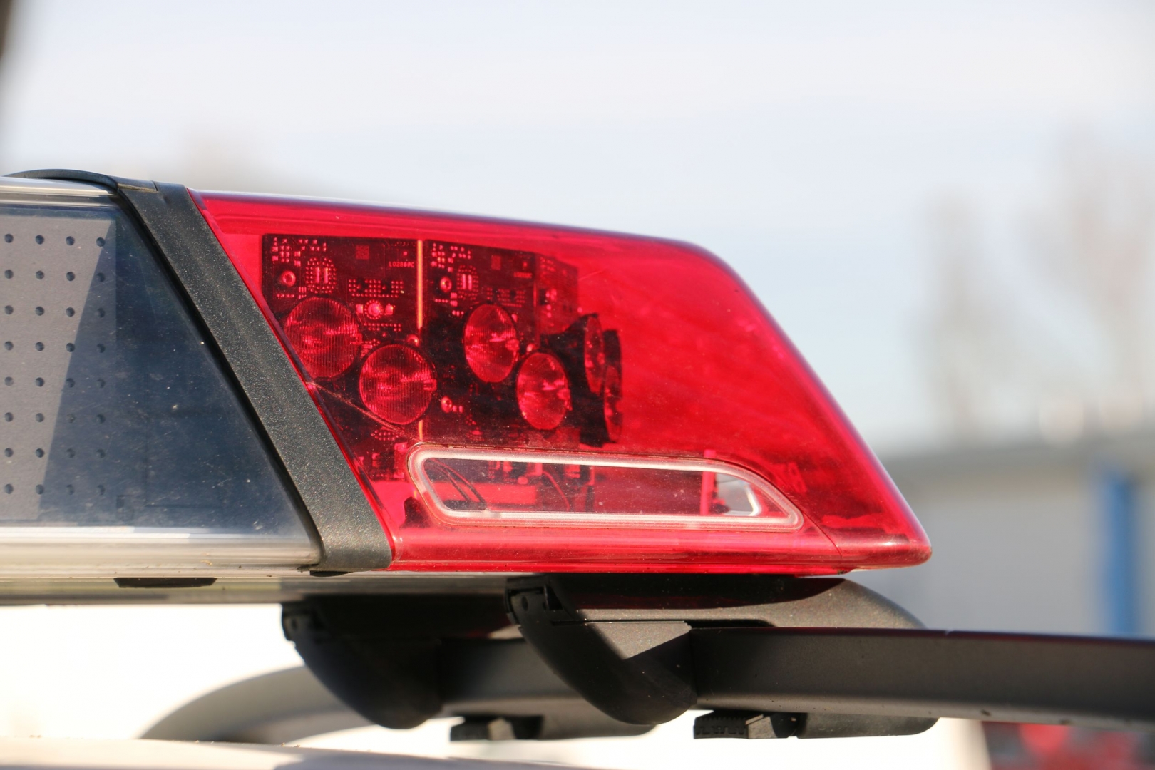 Felfoghatatlan fájdalom: egy gyerek halt meg a hajnali ásotthalomi mikrobuszbalesetben