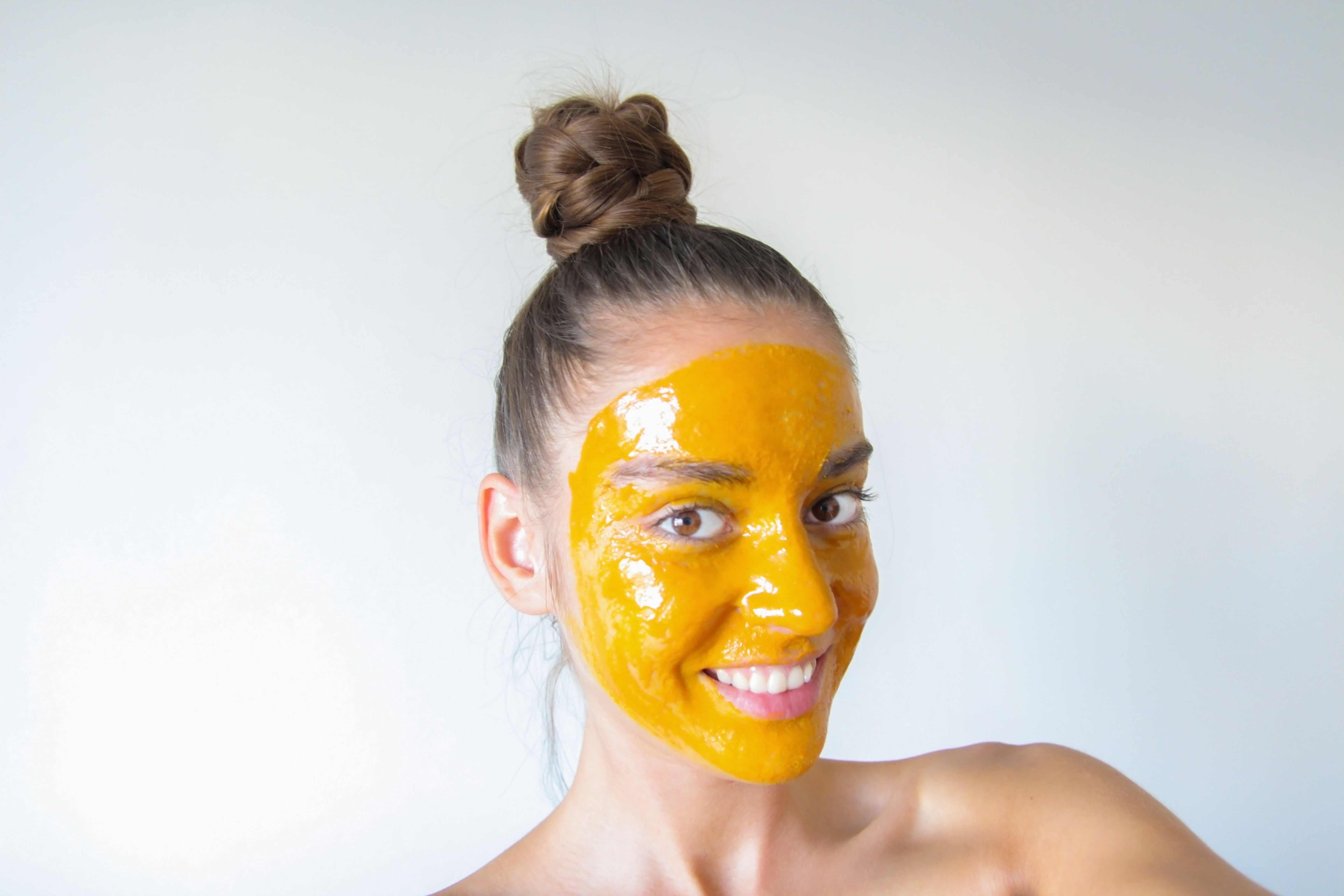 Igazi csodaszer: csökkenti a szem alatti karikákat, és a pattanások ellen is kiváló ez az arcpakolás