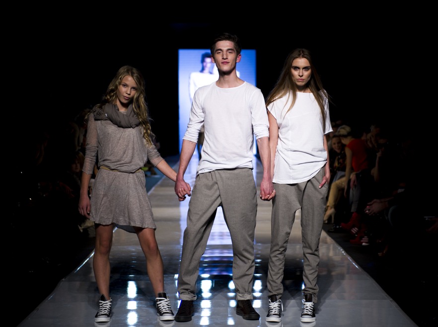 Iga Lis z innymi modelami