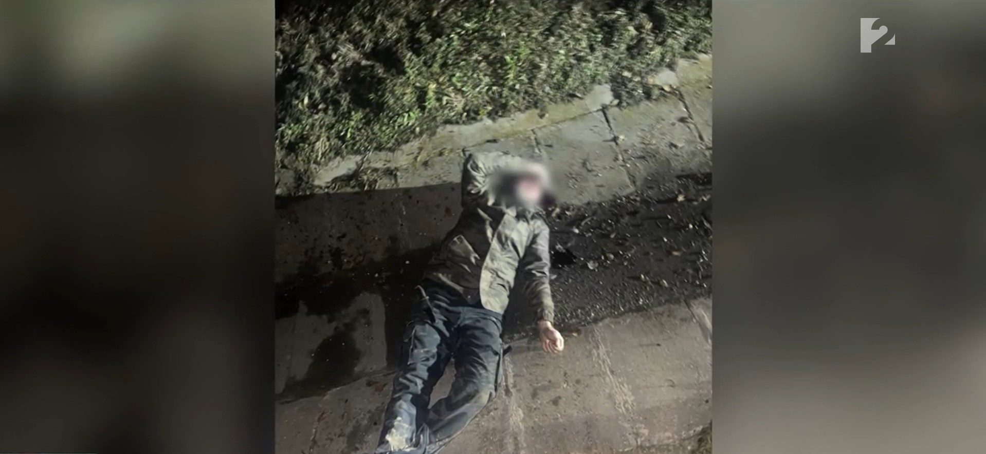 Késes ámokfutót kapott el két férfi az M6-oson – videó