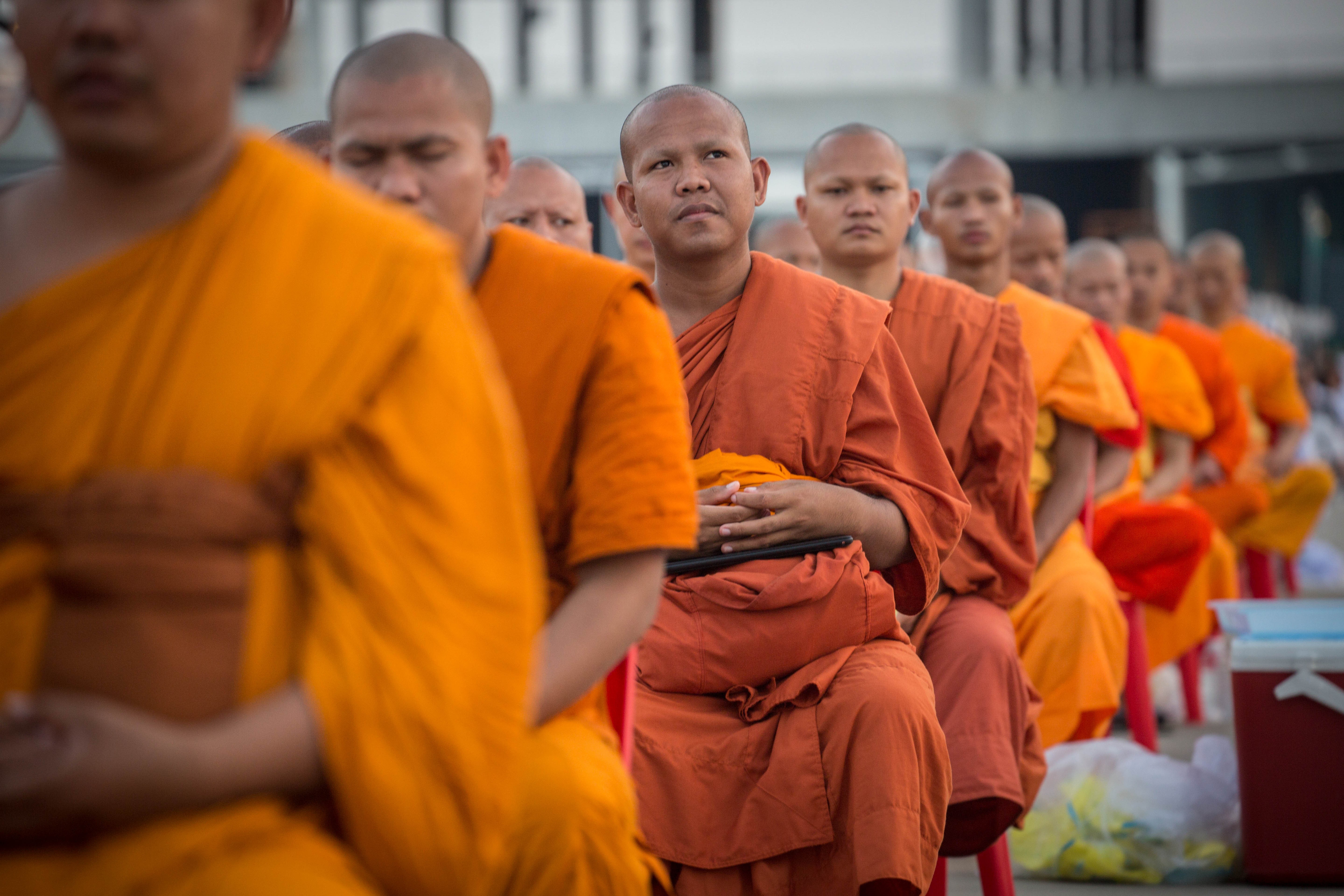 Thai szerzetesek buktak meg a drogteszten, elvitték őket a templomból -  Blikk
