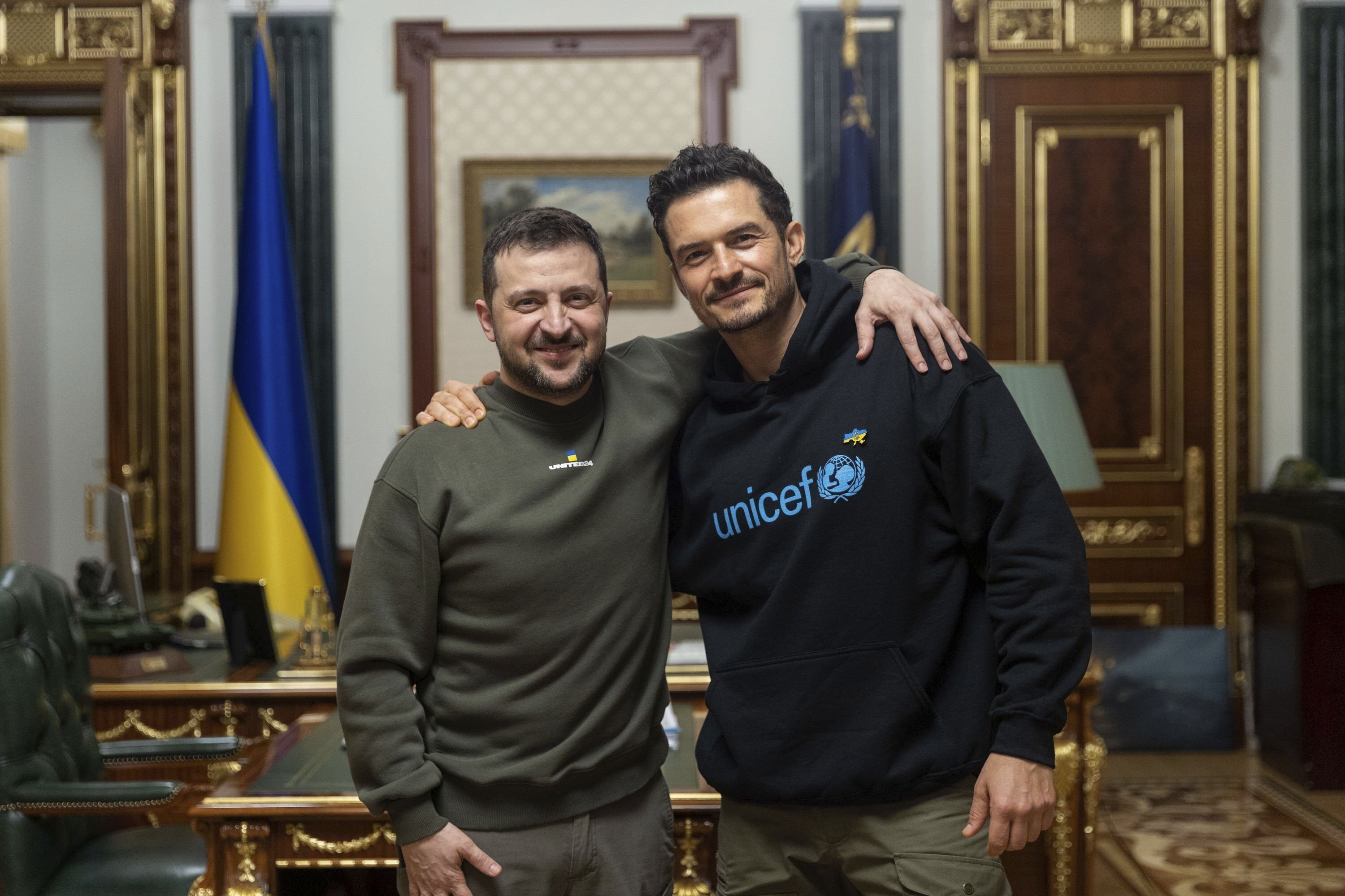 Orlando Bloom Kijevben találkozott Volodimir Zelenszkijjel – videó