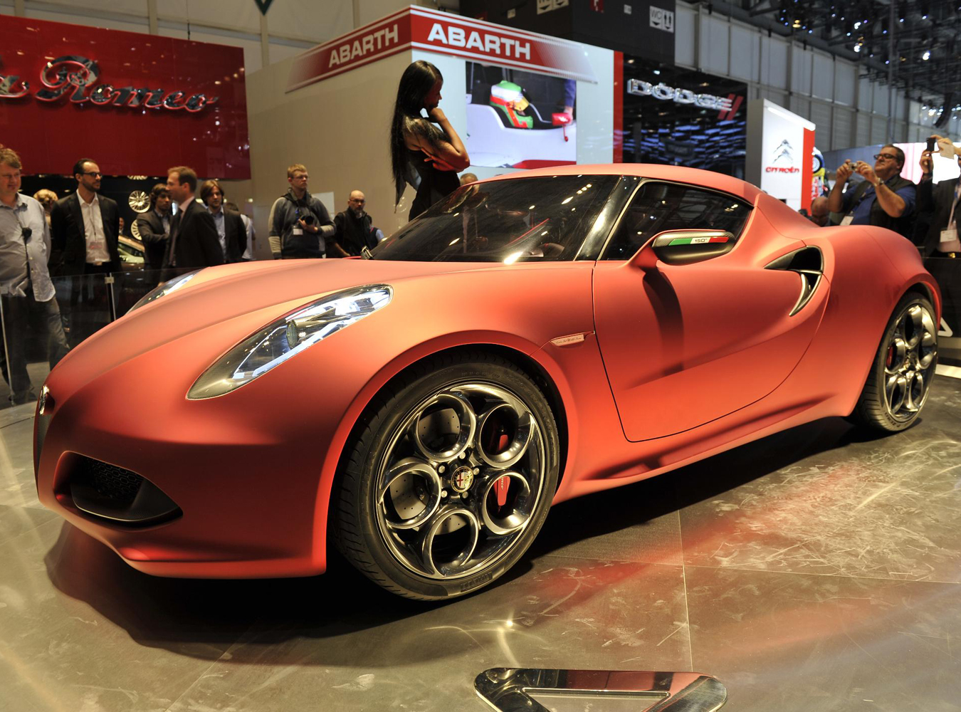 Alfa Romeo 4C Concept prosto z salonu w Genewie