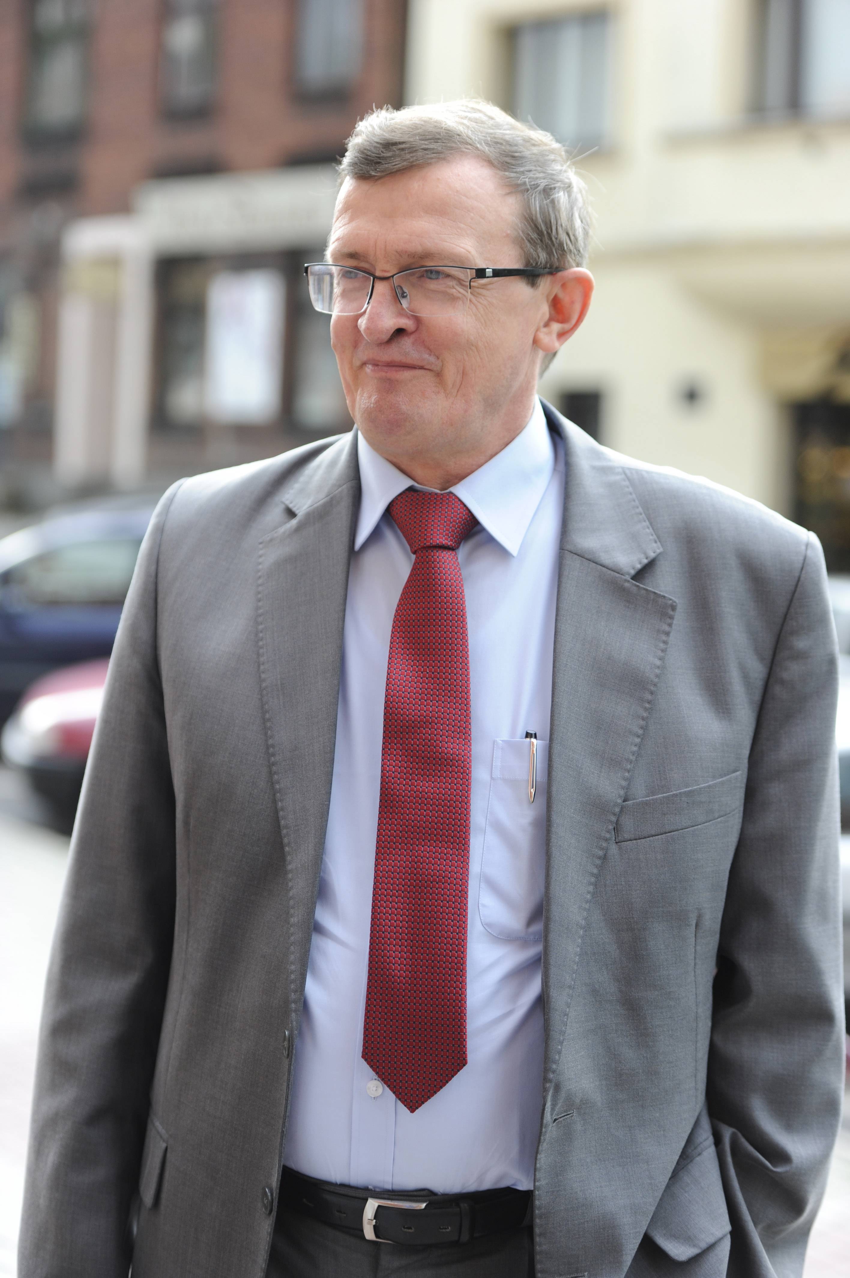 „Przecież to są sklepy dla ludzi. I różni ludzie tu mogą przyjść” - powiedział dla dziennik.pl