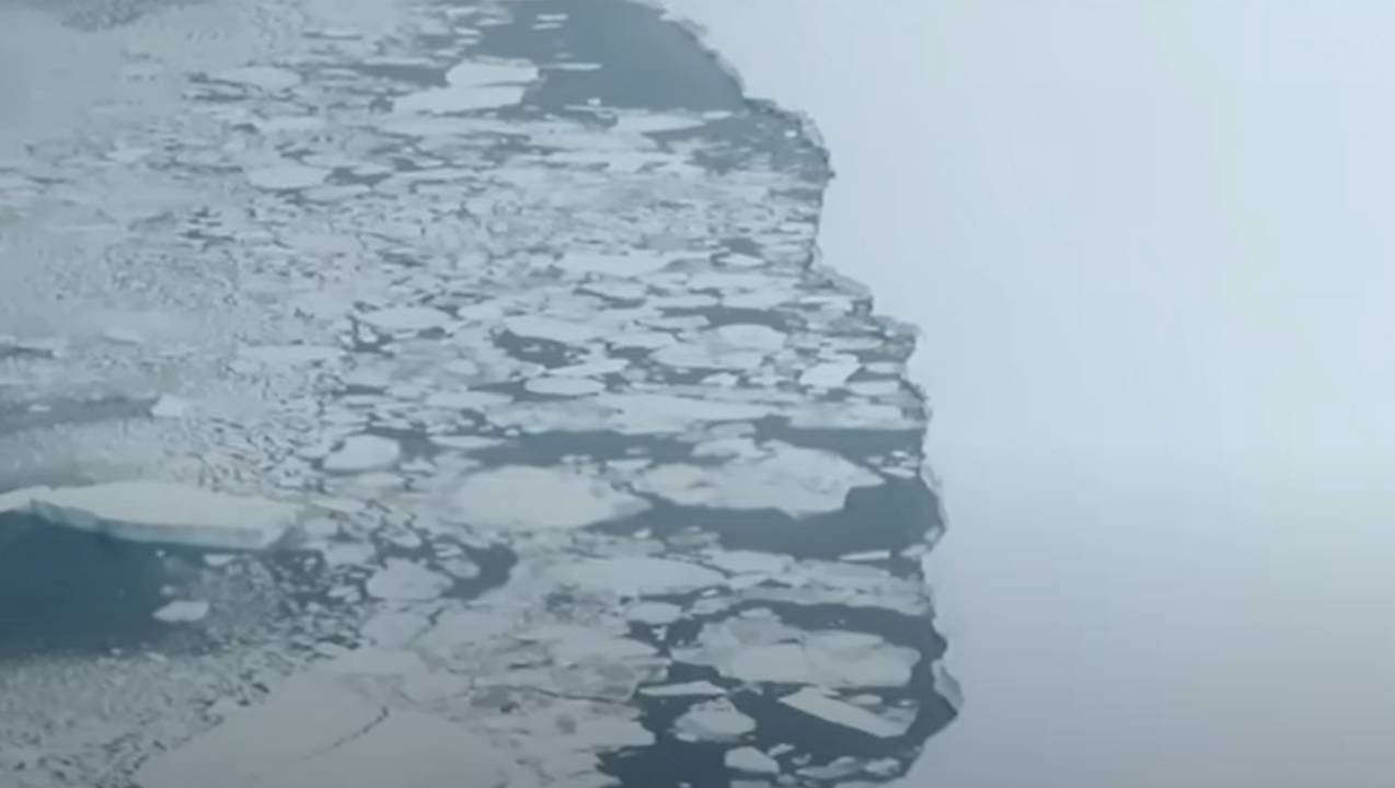 Videón, ahogy egy akkora jégtábla szakadt le az Antarktiszról, amin Budapest háromszor elférne