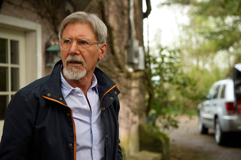Na drugim planie pojawia się trójka znakomitych aktorów: Ellen Burstyn, Harrison Ford i Kathy Baker.