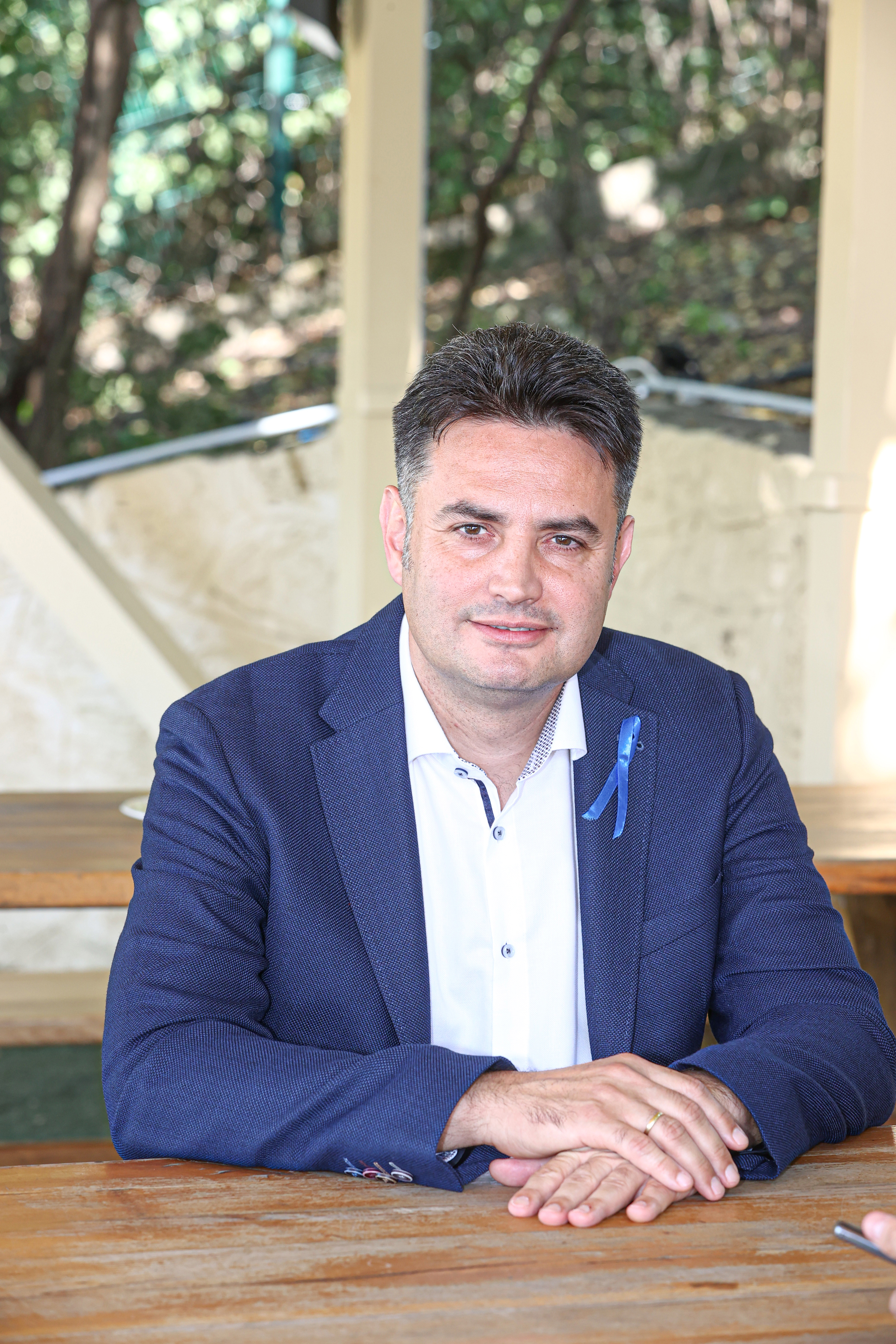 Márki-Zay Péter pártja zászlót bontott, majd a hitleri nácikhoz hasonlította a kormányt