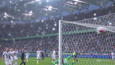 Legia - Cracovia (0:0): Druga próba Pasów. Potężny strzał Mihalika nieznacznie mija bramkę Malarza