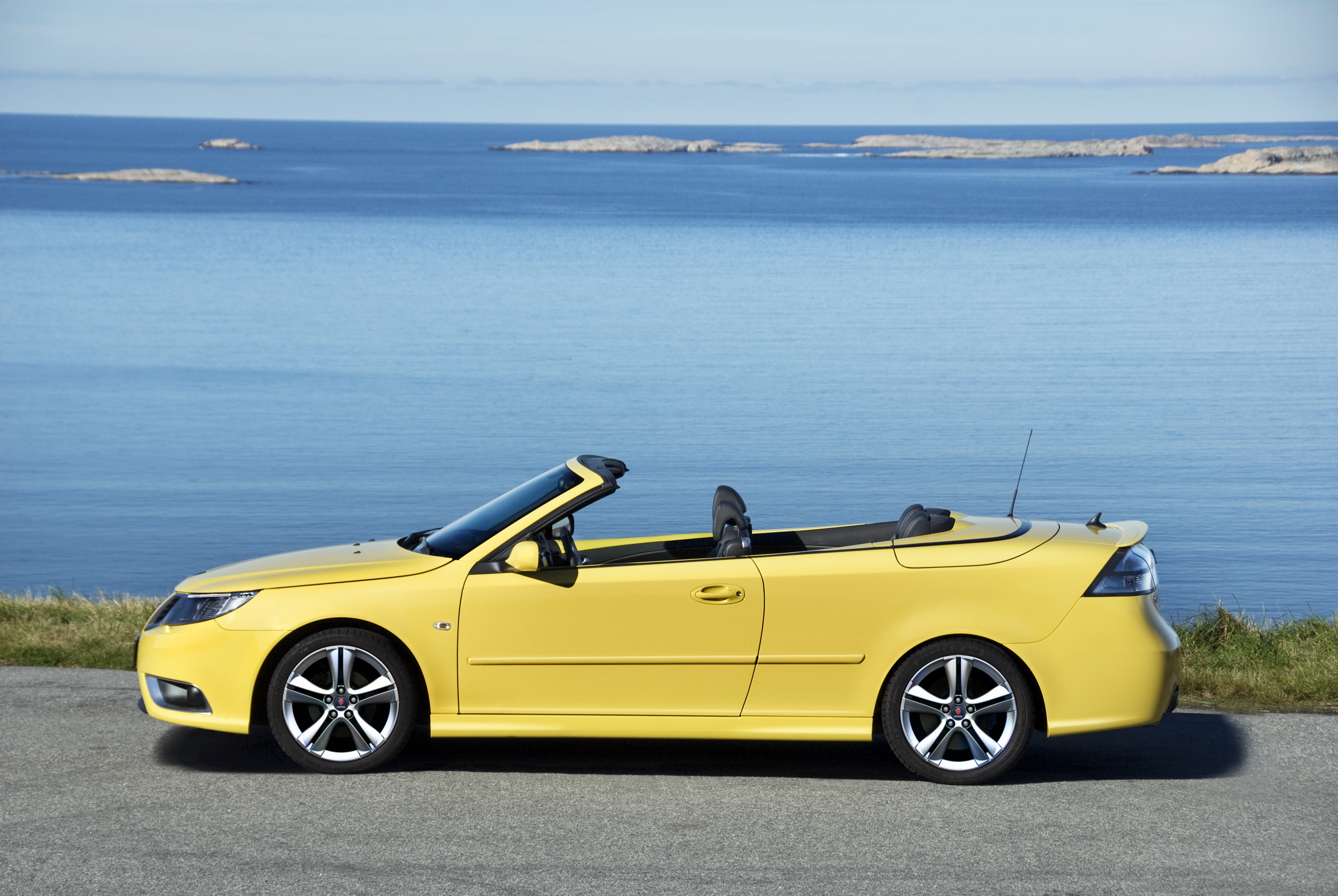 Saab 9-3 Yellow Edition to kontynuacja linii żółtych kabrioletów, które pojawiają się od lat 90.